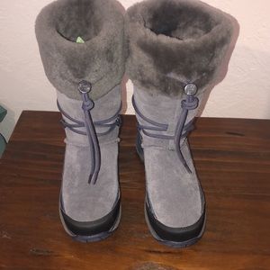 UGG waterproof snowboots